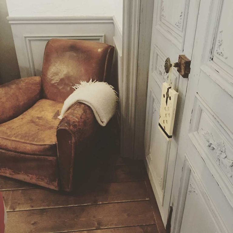 pairfum sachet livingroom leather chair door pairfum sachet livingroom leather chair door