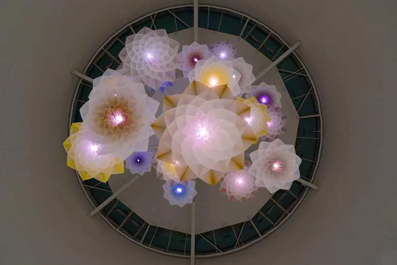 Studio Drift Robot Bouquet Flower Bloom Scent Pairfum London 3