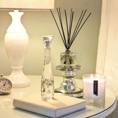 Bedroom Reed Diffuser Classic Perfumed Candle Room Spray Bedroom Reed Diffuser Classic Perfumed Candle Room Spray