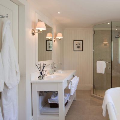 Lifestyle Bathroom Natural Large Reed Diffuser White Lifestyle Bathroom Natural Large Reed Diffuser White