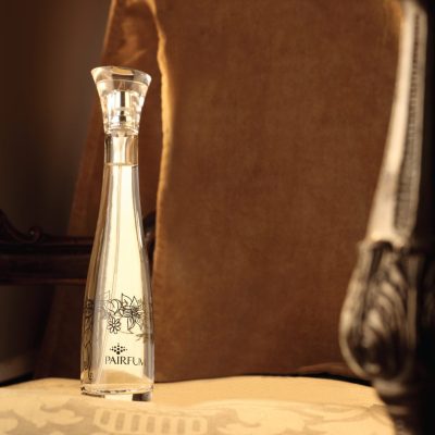 Flacon Room Perfume Spray Livingroom Chair 1 1